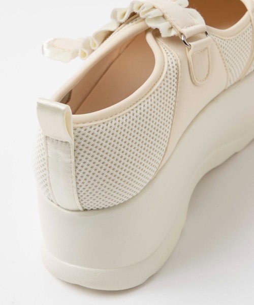 WEGO（ウィゴー）の「WEGO/フリルベルクロシューズ（ドレスシューズ・レディース・アイボリー/ブラック・LARGE/MEDIUM）」の14枚目の写真