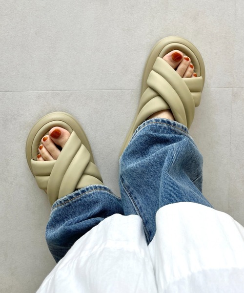 ORiental TRaffic(オリエンタルトラフィック)の「パデットクロススライドサンダル/41232(サンダル・レディース・ブラック/イエロー/グリーン・LL/S/M/L/3L/SS)」の3枚目の写真