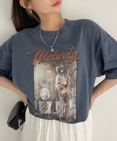 Ada.(エイダ)の「バンドプリント ヴィンテージライク ピグメント Tシャツ(Tシャツ/カットソー・レディース・チャコール/オートミール/アイボリー/ネイビー・FREE)」の4枚目の写真