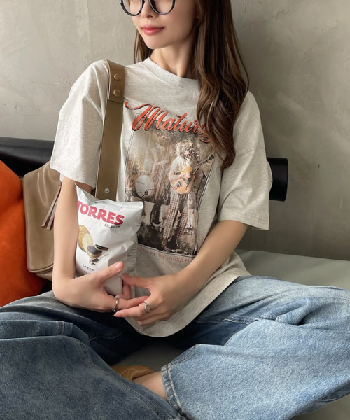 Ada.(エイダ)の「バンドプリント ヴィンテージライク ピグメント Tシャツ(Tシャツ/カットソー・レディース・チャコール/オートミール/アイボリー/ネイビー・FREE)」の6枚目の写真