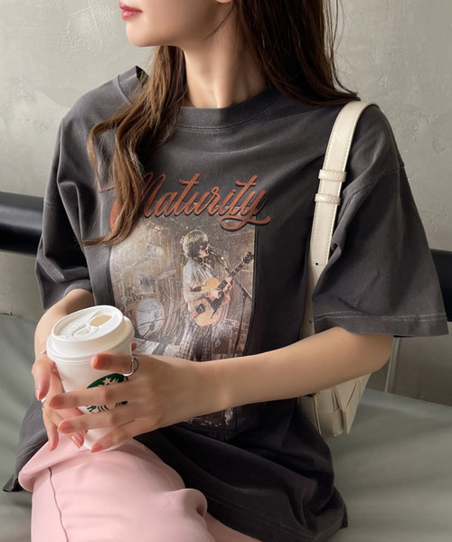 Ada.(エイダ)の「バンドプリント ヴィンテージライク ピグメント Tシャツ(Tシャツ/カットソー・レディース・チャコール/オートミール/アイボリー/ネイビー・FREE)」の16枚目の写真