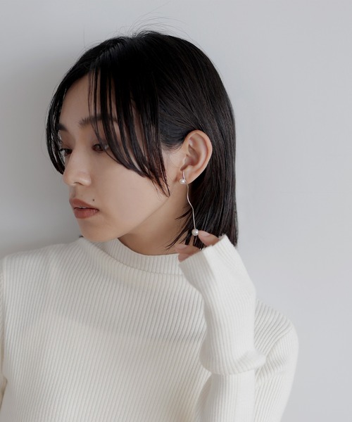 hellam（へラム）の「ウェーブラインパールピアス（ピアス（両耳用）・レディース・シルバー/ゴールド・FREE）」の6枚目の写真