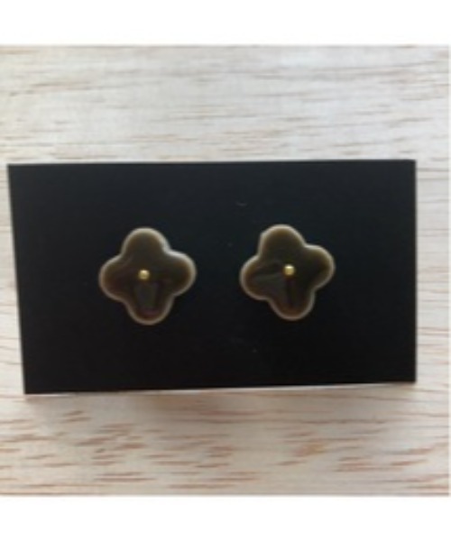VIBGYOR(ヴィブジョー)の「【BLACKA】タイルピアス(MA)(ピアス(両耳用)・レディース・ブラウン/クリーム/キャメル/イエロー系その他/アクア/カーキ/スカイブルー/ブルー系その他/グリーン系その他/その他2/グレー系その他・FREE)」の1枚目の写真