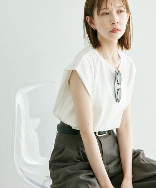 ROPE' PICNIC(ロペピクニック)の「スーピマノースリーブタックプルオーバー/汗染み防止・冷感(Tシャツ/カットソー・レディース・オフホワイト/ブラック/ベージュ・38)」の2枚目の写真