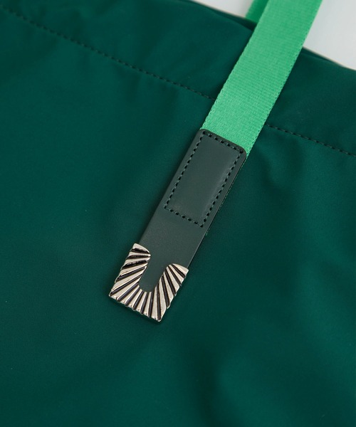 TOGA（トーガ）の「【TOGA TOO/トーガトゥ】Square tip tote bag/トートバッグ（トートバッグ・レディース・ブラック/カーキ・FREE）」の6枚目の写真