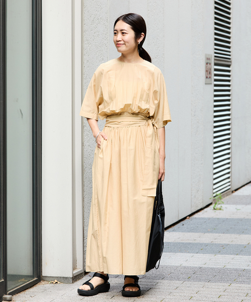 IENA(イエナ)の「コットンシルク ピンタック フレア ワンピース(ワンピース・レディース・ベージュ/レッド/ブラック・36/38)」の14枚目の写真