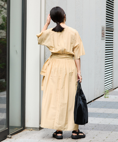 IENA(イエナ)の「コットンシルク ピンタック フレア ワンピース(ワンピース・レディース・ベージュ/レッド/ブラック・36/38)」の4枚目の写真