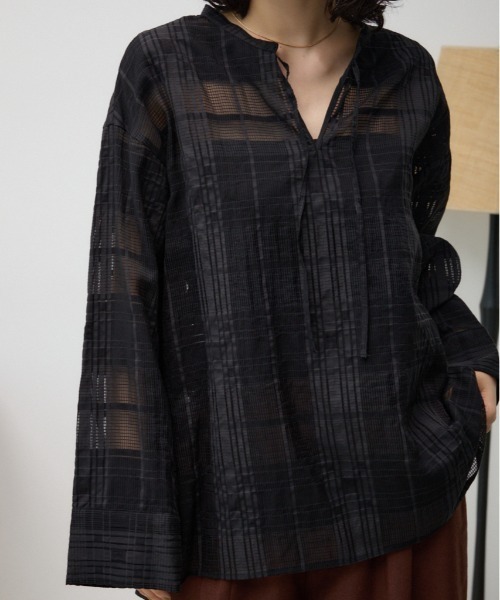 AZUL by moussy（アズールバイマウジー）の「シアースキッパーブラウス（シャツ/ブラウス・レディース・オフホワイト/レッド/ブラック・FREE）」の3枚目の写真