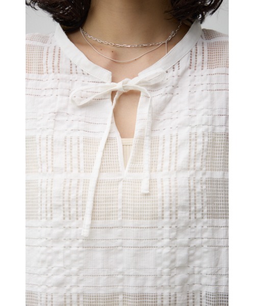 AZUL by moussy（アズールバイマウジー）の「シアースキッパーブラウス（シャツ/ブラウス・レディース・オフホワイト/レッド/ブラック・FREE）」の12枚目の写真