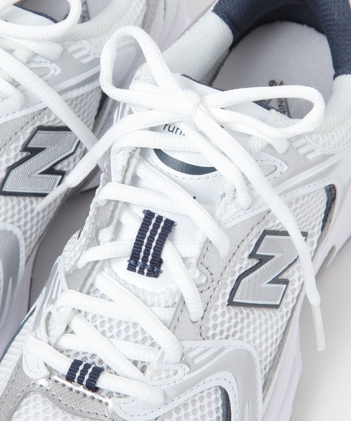 A part by（アパートバイ）の「【セレクト・一部店舗限定】NB＿MR530SG（スニーカー・レディース・オフホワイト・LARGE/MEDIUM）」の7枚目の写真