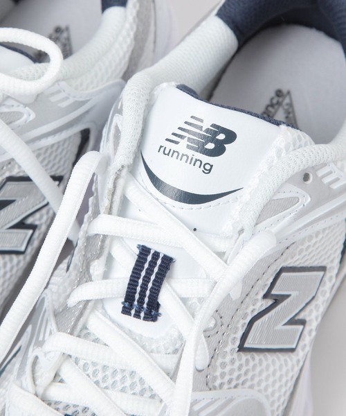 A part by（アパートバイ）の「【セレクト・一部店舗限定】NB＿MR530SG（スニーカー・レディース・オフホワイト・LARGE/MEDIUM）」の8枚目の写真