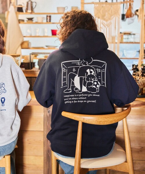 FREAK'S STORE(フリークスストア)の「tombonia/トムボニア 別注 フットボールグラフィック バックプリント パーカー(パーカー・メンズ・アッシュグレー/ブルー/チャコール/ネイビー・SMALL/MEDIUM/LARGE)」の17枚目の写真