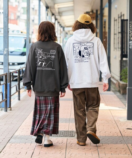 FREAK'S STORE(フリークスストア)の「tombonia/トムボニア 別注 フットボールグラフィック バックプリント パーカー(パーカー・メンズ・アッシュグレー/ブルー/チャコール/ネイビー・SMALL/MEDIUM/LARGE)」の19枚目の写真