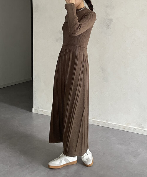 Thevon（ゼボン）の「ハイネックビスチェ切替ニットワンピース（ワンピース・レディース・チャコールグレー/ブラック/モカ/グレイッシュベージュ・FREE）」の15枚目の写真