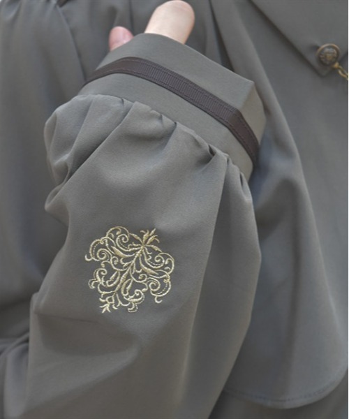 axes femme（アクシーズファム）の「袖口刺繍チェーン付フラシブラウス（シャツ/ブラウス・レディース・ワイン/カーキ/キナリ・MEDIUM/LARGE）」の15枚目の写真