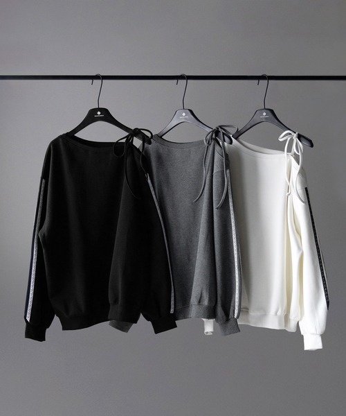 me+em select(ミームセレクト)の「【 3color 】ワンショルリボンレースサイドラインオーバースウェット / One-shoulder ribbon lace side line over sweatshirt(スウェット・レディース・グレー/ホワイト/ブラック・FREE)」の4枚目の写真