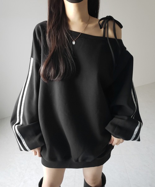 me+em select(ミームセレクト)の「【 3color 】ワンショルリボンレースサイドラインオーバースウェット / One-shoulder ribbon lace side line over sweatshirt(スウェット・レディース・グレー/ホワイト/ブラック・FREE)」の7枚目の写真