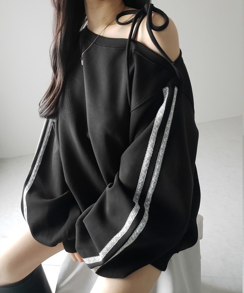 me+em select(ミームセレクト)の「【 3color 】ワンショルリボンレースサイドラインオーバースウェット / One-shoulder ribbon lace side line over sweatshirt(スウェット・レディース・グレー/ホワイト/ブラック・FREE)」の11枚目の写真