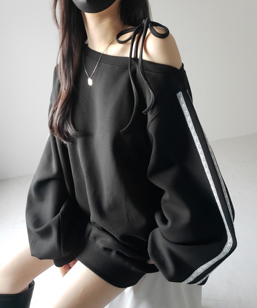 me+em select(ミームセレクト)の「【 3color 】ワンショルリボンレースサイドラインオーバースウェット / One-shoulder ribbon lace side line over sweatshirt(スウェット・レディース・グレー/ホワイト/ブラック・FREE)」の14枚目の写真