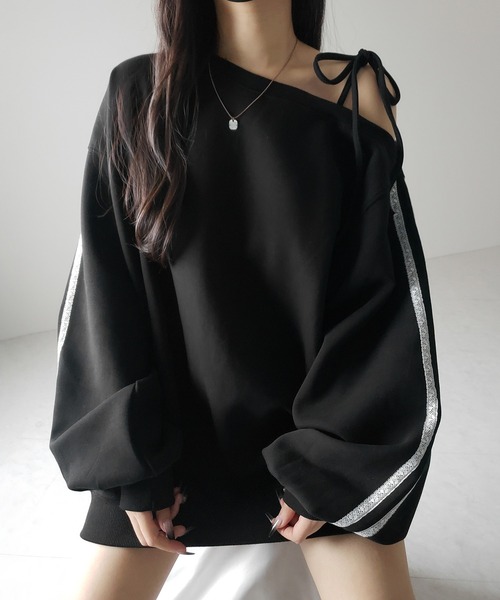 me+em select(ミームセレクト)の「【 3color 】ワンショルリボンレースサイドラインオーバースウェット / One-shoulder ribbon lace side line over sweatshirt(スウェット・レディース・グレー/ホワイト/ブラック・FREE)」の13枚目の写真