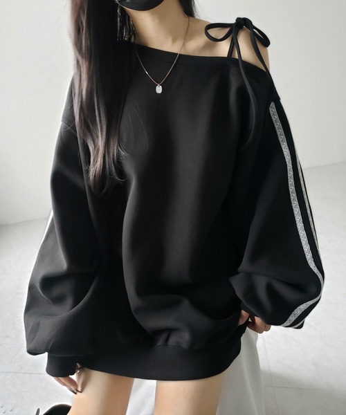 me+em select(ミームセレクト)の「【 3color 】ワンショルリボンレースサイドラインオーバースウェット / One-shoulder ribbon lace side line over sweatshirt(スウェット・レディース・グレー/ホワイト/ブラック・FREE)」の15枚目の写真