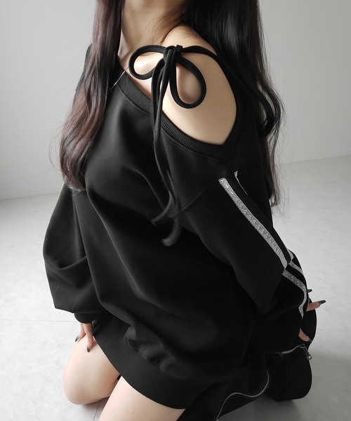 me+em select(ミームセレクト)の「【 3color 】ワンショルリボンレースサイドラインオーバースウェット / One-shoulder ribbon lace side line over sweatshirt(スウェット・レディース・グレー/ホワイト/ブラック・FREE)」の16枚目の写真