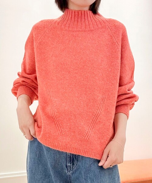 MICO COULIER（ミコクリエ）の「ウォッシャブルワイドネックプルオーバーニット（ニット/セーター・レディース・ライトブルー/オレンジ・38）」の2枚目の写真