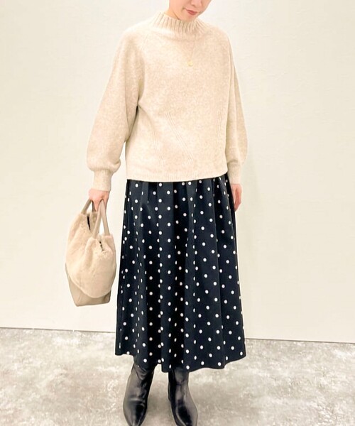 MICO COULIER（ミコクリエ）の「ウォッシャブルワイドネックプルオーバーニット（ニット/セーター・レディース・ライトブルー/オレンジ・38）」の8枚目の写真