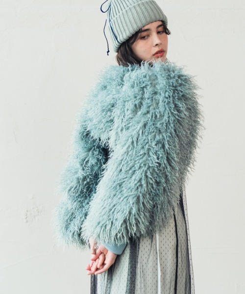 ORIENT MILLINERY（オリエント ミリナリー）の「TIBETAN LAMB FUR ARM BOLERO | チベットラムエコファーバルーンアームボレロ（その他アウター・レディース・ブラック/ベージュ/ブルー・FREE）」の10枚目の写真