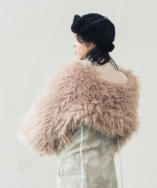 ORIENT MILLINERY（オリエント ミリナリー）の「TIBETAN LAMB FUR ARM BOLERO | チベットラムエコファーバルーンアームボレロ（その他アウター・レディース・ブラック/ベージュ/ブルー・FREE）」の17枚目の写真