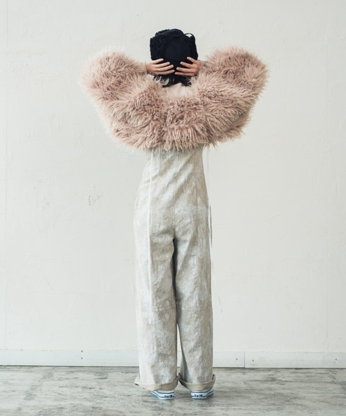 ORIENT MILLINERY（オリエント ミリナリー）の「TIBETAN LAMB FUR ARM BOLERO | チベットラムエコファーバルーンアームボレロ（その他アウター・レディース・ブラック/ベージュ/ブルー・FREE）」の19枚目の写真