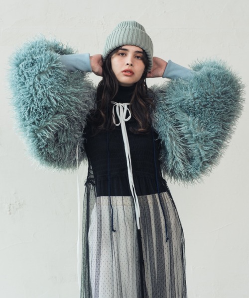 ORIENT MILLINERY（オリエント ミリナリー）の「TIBETAN LAMB FUR ARM BOLERO | チベットラムエコファーバルーンアームボレロ（その他アウター・レディース・ブラック/ベージュ/ブルー・FREE）」の9枚目の写真