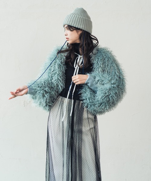 ORIENT MILLINERY（オリエント ミリナリー）の「TIBETAN LAMB FUR ARM BOLERO | チベットラムエコファーバルーンアームボレロ（その他アウター・レディース・ブラック/ベージュ/ブルー・FREE）」の8枚目の写真