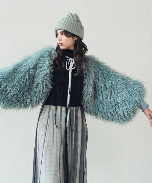 ORIENT MILLINERY（オリエント ミリナリー）の「TIBETAN LAMB FUR ARM BOLERO | チベットラムエコファーバルーンアームボレロ（その他アウター・レディース・ブラック/ベージュ/ブルー・FREE）」の12枚目の写真