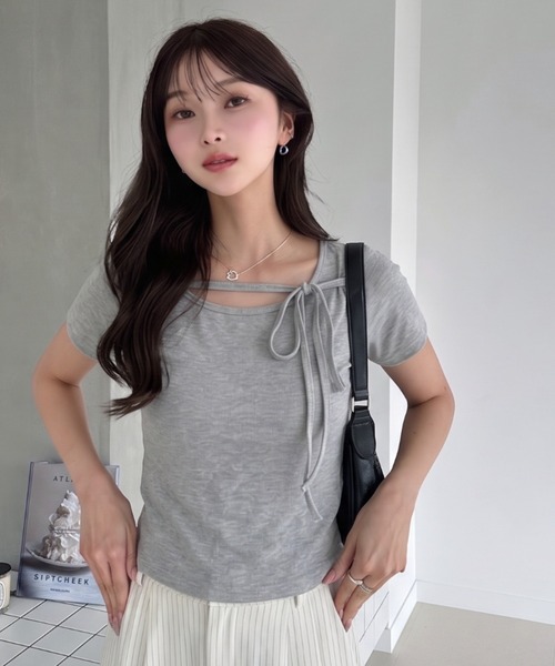 Ada.（エイダ）の「フロントリボン 半袖Ｔシャツ（Tシャツ/カットソー・レディース・ネイビー/ブラック/グレー/ベージュ/アイボリー・FREE）」の3枚目の写真