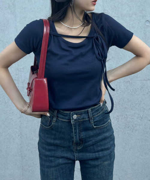 Ada.（エイダ）の「フロントリボン 半袖Ｔシャツ（Tシャツ/カットソー・レディース・ネイビー/ブラック/グレー/ベージュ/アイボリー・FREE）」の9枚目の写真