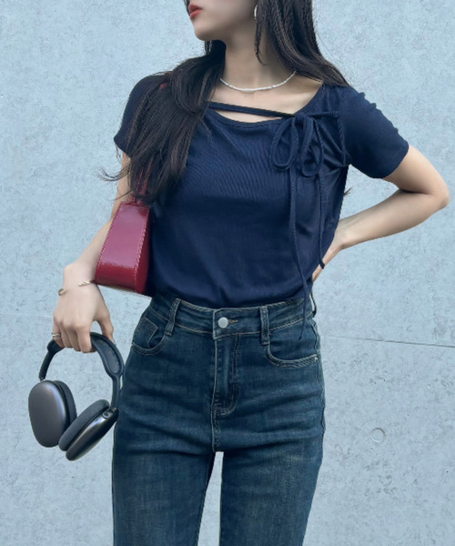 Ada.（エイダ）の「フロントリボン 半袖Ｔシャツ（Tシャツ/カットソー・レディース・ネイビー/ブラック/グレー/ベージュ/アイボリー・FREE）」の16枚目の写真