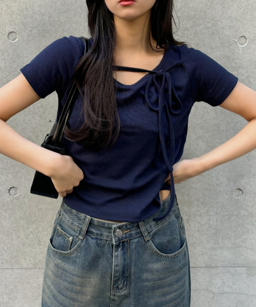 Ada.（エイダ）の「フロントリボン 半袖Ｔシャツ（Tシャツ/カットソー・レディース・ネイビー/ブラック/グレー/ベージュ/アイボリー・FREE）」の6枚目の写真