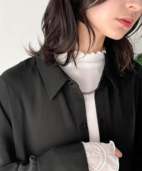 classicalelf(クラシカルエルフ)の「上質なとろみ素材。オーバーサイズシャツ(長袖)(シャツ/ブラウス・レディース・ブルー/ブラック/チャコール/ホワイト・LARGE/MEDIUM/SMALL/X-LARGE)」の20枚目の写真