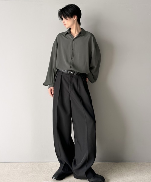 classicalelf(クラシカルエルフ)の「上質なとろみ素材。オーバーサイズシャツ(長袖)(シャツ/ブラウス・レディース・ブルー/ブラック/チャコール/ホワイト・LARGE/MEDIUM/SMALL/X-LARGE)」の10枚目の写真