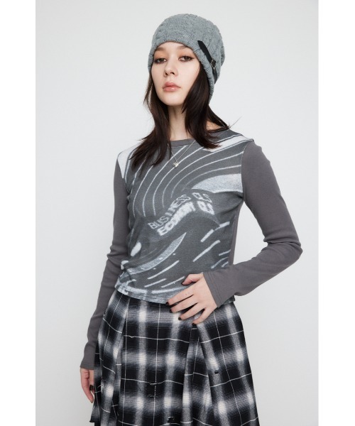 LAGUA GEM(ラグアジェム)の「AIR PORT PRINT ロングスリーブTシャツ(Tシャツ/カットソー・レディース・ブラック/グレー・FREE)」の4枚目の写真