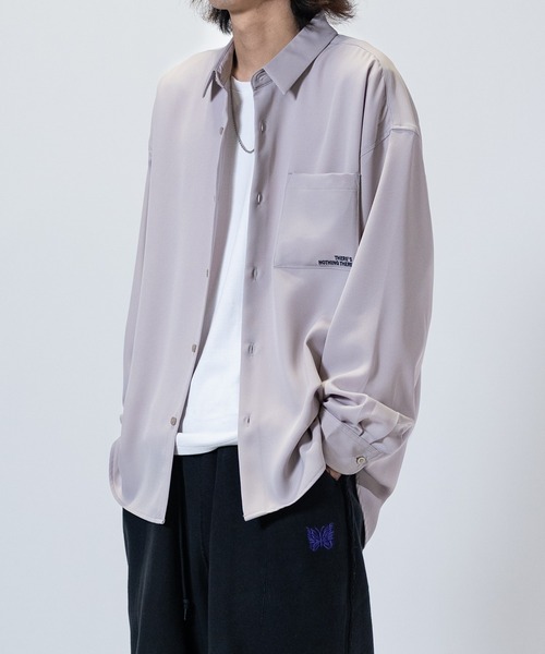 Candy Fantasy（キャンディーファンタジー）の「【a】ライトポリエステル BLUE/GREEN Girl イラスト ビッグシャツ 長袖（シャツ/ブラウス・レディース・ブラック系1/ベージュ系2/ホワイト系1/ホワイト系2/ブラック系2/ベージュ系1・MEDIUM/LARGE）」の8枚目の写真