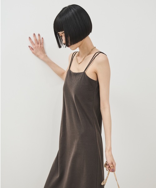 Shelly island(シェリーアイランド)の「カップ付細ストラップキャミワンピ(ワンピース・レディース・ブラック/チャコールグレー/ブラウン・FREE)」の3枚目の写真