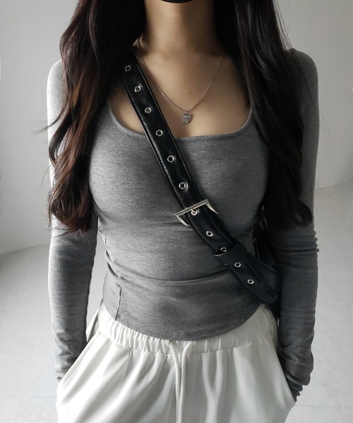 me+em select(ミームセレクト)の「【 2WAY / A4収納可 】ハトメデザインベルテッドワンハンドルショルダーバッグ / Eyelet design belted onehandle shoulder bag(ショルダーバッグ・レディース・アイボリー/ブラック・FREE)」の14枚目の写真