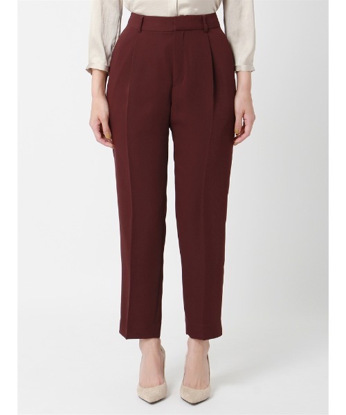 SUIT SQUARE（スーツスクエア）の「タックテーパードパンツ ウォッシャブル 消臭 ダブルクロスサテン 無地（スーツパンツ・レディース・ボルドー/チャコールグレー・36(7号)/38(9号)/40(11号)/42(13号)）」の3枚目の写真