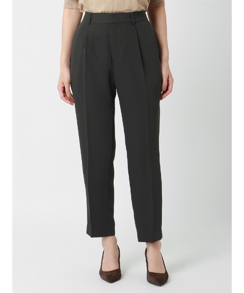 SUIT SQUARE（スーツスクエア）の「タックテーパードパンツ ウォッシャブル 消臭 ダブルクロスサテン 無地（スーツパンツ・レディース・ボルドー/チャコールグレー・36(7号)/38(9号)/40(11号)/42(13号)）」の12枚目の写真