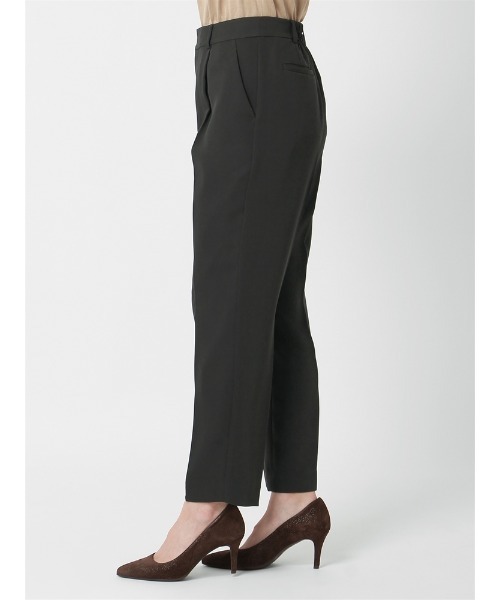 SUIT SQUARE（スーツスクエア）の「タックテーパードパンツ ウォッシャブル 消臭 ダブルクロスサテン 無地（スーツパンツ・レディース・ボルドー/チャコールグレー・36(7号)/38(9号)/40(11号)/42(13号)）」の13枚目の写真