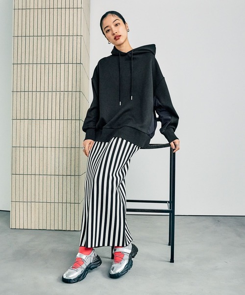 LEPSIM(レプシィム)の「クロスレースアップスニーカー 251716(スニーカー・レディース・ブラック/シルバー・LARGE/MEDIUM)」の10枚目の写真