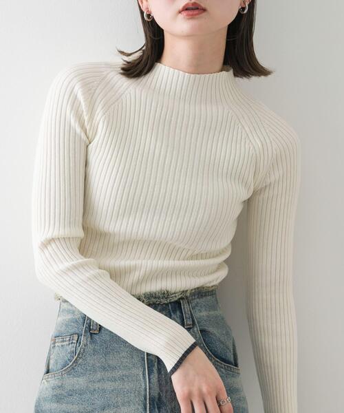 SENSE OF PLACE by URBAN RESEARCH（センスオブプレイスバイアーバンリサーチ）の「プチハイネックセーター（ニット/セーター・レディース・グレー系その他/ブラック系その他/ホワイト系その他/パープル系その他・ONE）」の2枚目の写真