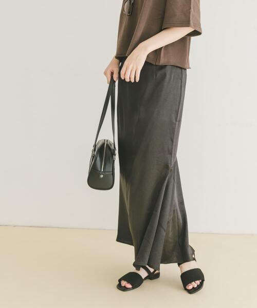 ITEMS URBANRESEARCH（アイテムズ アーバンリサーチ）の「サテンマーメイドスカート（スカート・レディース・ネイビー/ベージュ/ブラック・FREE）」の5枚目の写真